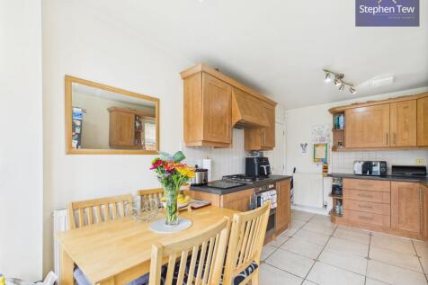 Kitchen/ Dining Room