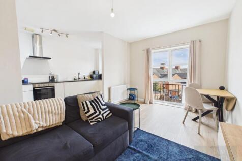 Open Plan Living Area & Kitchen