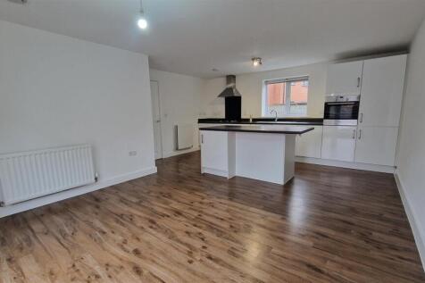 Lounge/Kitchen