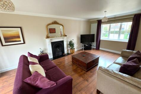 LOUNGE AREA.jpg