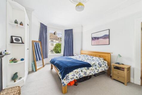 CAM02089G0-PR0541...