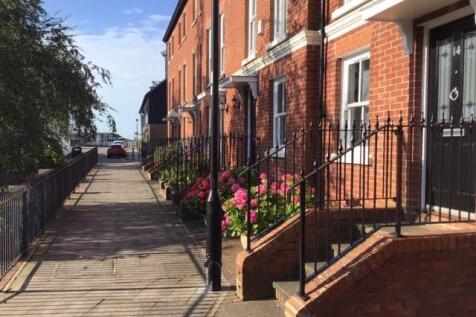 Front towards river.jpg