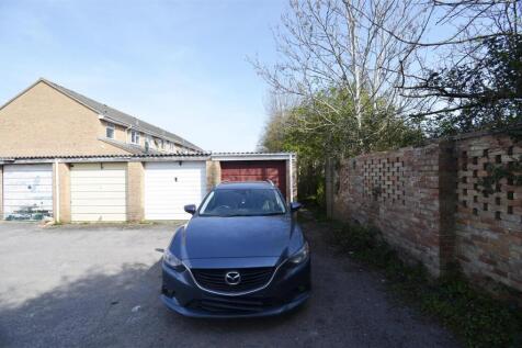 GARAGE & PARKING