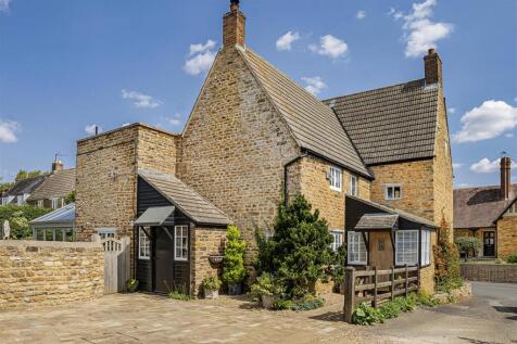 High Street, Ecton