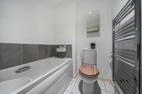 1376233-13-690c88...