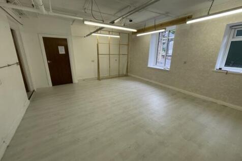 Office to rent in old tame