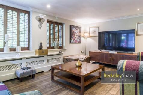 Sycamore Avenue Crosby L23