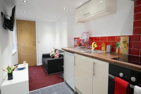 1 Bedroom Flat in LL57 2PY