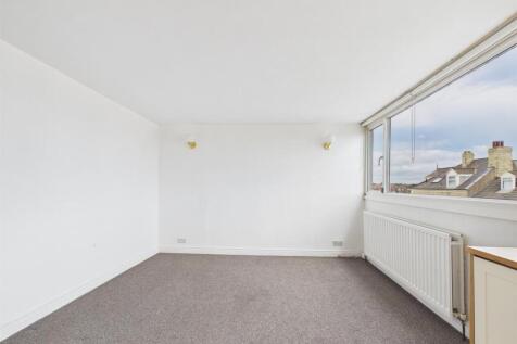 lounge 4.jpg
