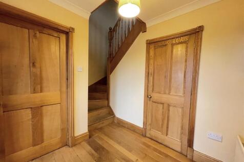 Fron Briallen reception hallway.jpg