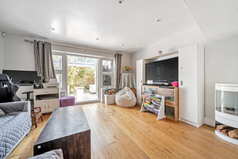 1369530-9-68f9e9a...