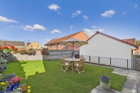 EWEMOVE SOUTH MOLTON - 19 SYCAMORE DRIVE