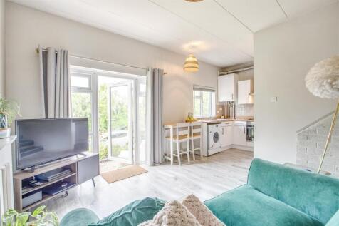 5 Malvern Close, HP13 5SA-8.jpg