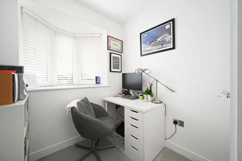 4 bed, 2 bath Detached in Sheffield - Photo 26
