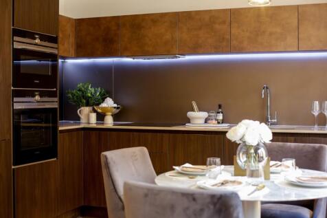 London Keybridge Lofts Kitchen