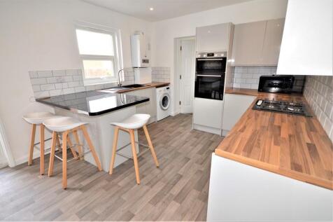 6 Bedroom Semi-Detached in BH9 1JY