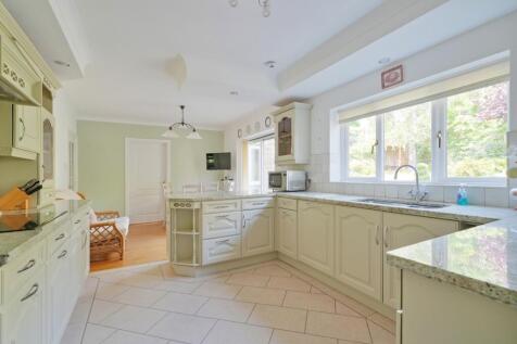 Breakfasting Kitchen