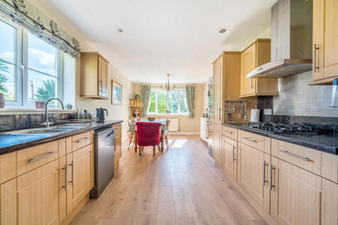 1354464-27-68d3f4b8e2350-ARW-1