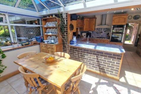 Conservatory to Kitchen