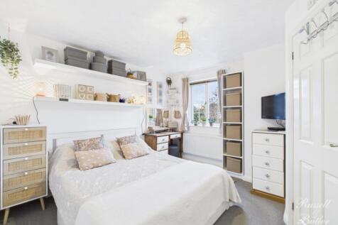 CAM01995G0-PR0365-STILL048