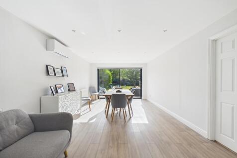 Kitchen Family room