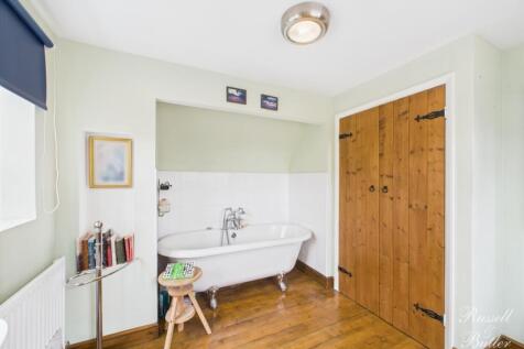 CAM01995G0-PR0326-STILL071