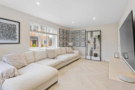 2 Crawford Drive 08.jpg