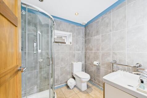 CAM03185G0-PR0102-STILL013