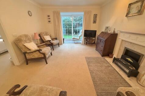 17 Barton Court L...