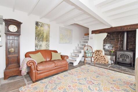 Sitting Room / Dining Room