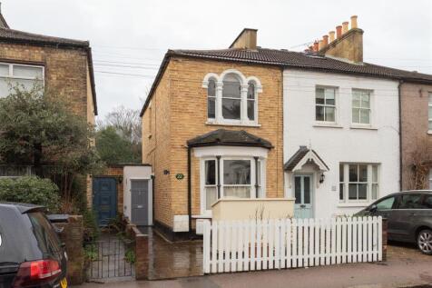 Pembroke Road, E17
