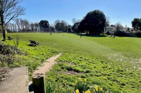Easthill Park.jpg
