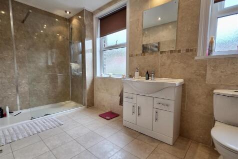SHOWER ROOM/WC