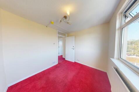 DOUBLE ROOM TO LET IN MITCHAM