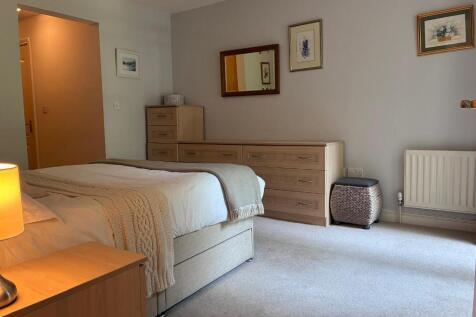 Bedroom 1 / Dressing area