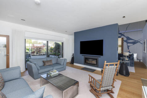 5 bed, 5 bath Detached in Edinburgh - Photo 11