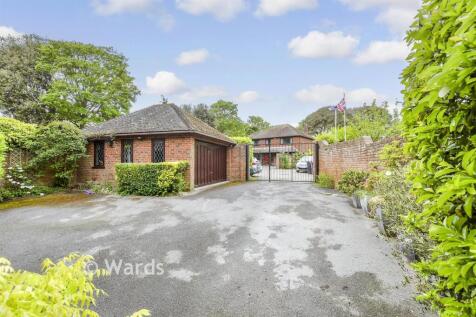 Driveway/Parking