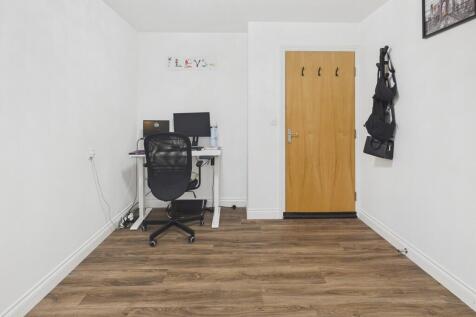 CAM04273G0-PR0232...