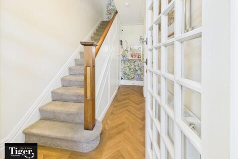 CAM02176G0-PR0579...