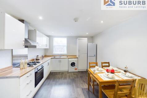 MT03b Advert photo (20)