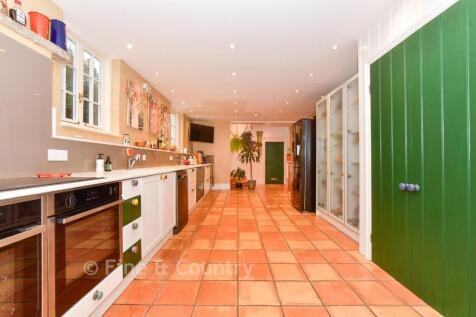 Kitchen/ Breakfast Room