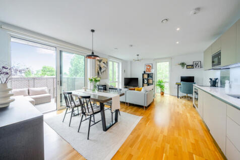 Kitchen/Reception