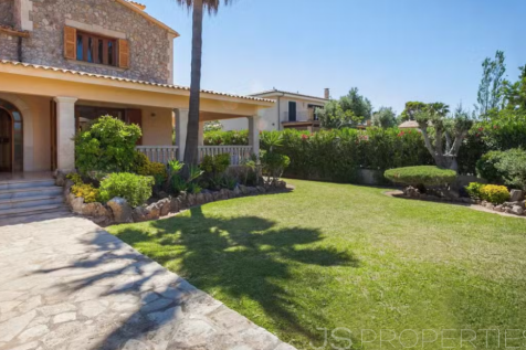 VILLA WITH RENTAL LICENCE