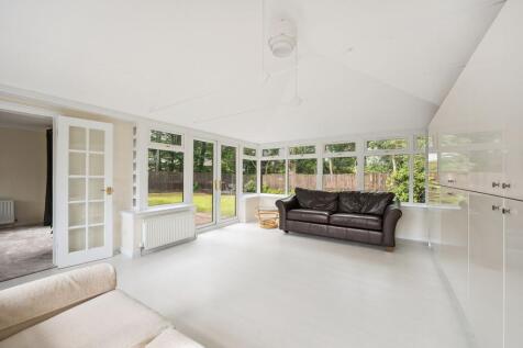 Family Room / Second Lounge