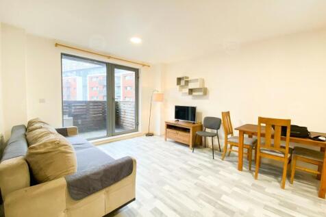 **Available 20 July**Well presented TWO BEDROOM apartment situated in a popular development SKYLINE, close to all local amenities including New Street and The Mailbox. This fully FURNISHED property br