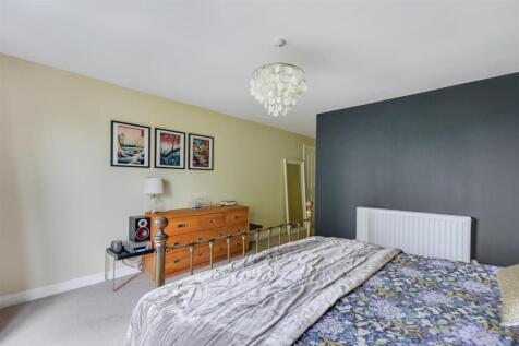 Bedroom 1_2.jpeg