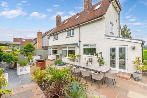 Landscaped Alfresco