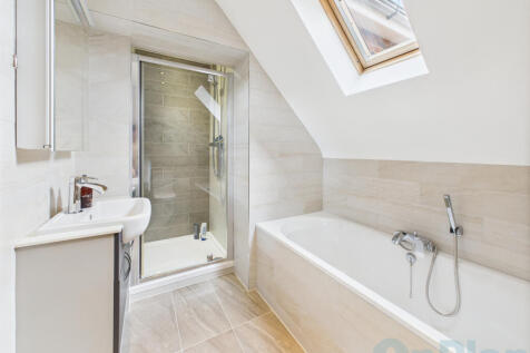 CAM04024G0-PR0030-STILL018