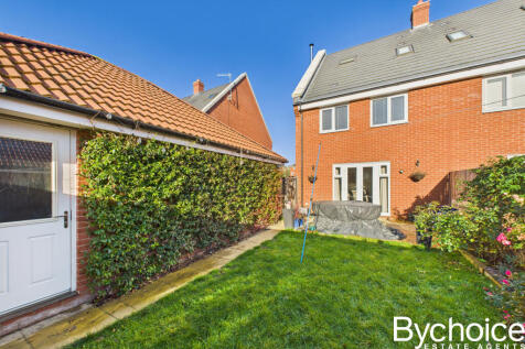 CAM05454G0-PR0089-STILL032