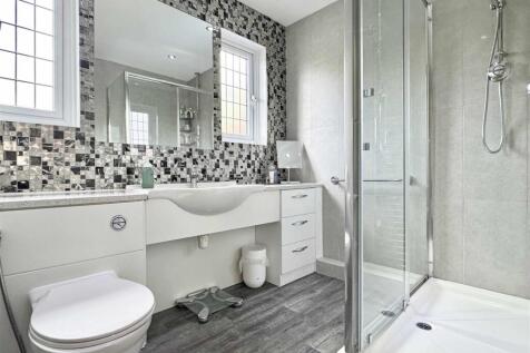 Main Shower Room.jpg